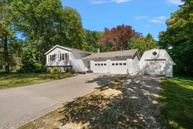 $440,000 | 1009 Fonger Street Northeast, Sparta, MI 49345