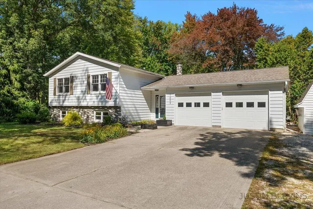 $440,000 | 1009 Fonger Street Northeast, Sparta, MI 49345