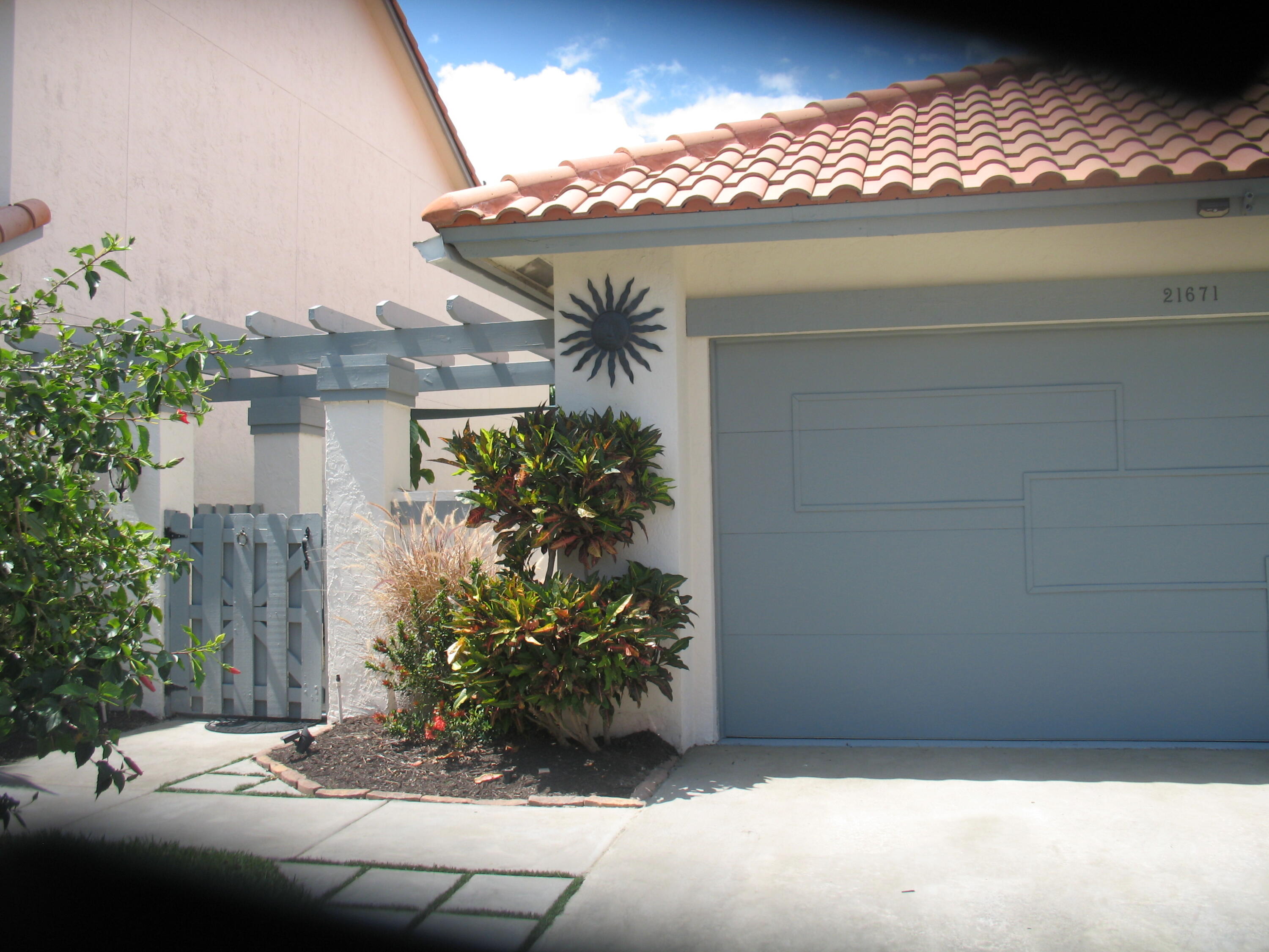21671 Cromwell Circle Boca Raton, FL 33486 - Photo 3 of 35 F69F939B-76BD-4C5E-A9AD-B0814926CA4D