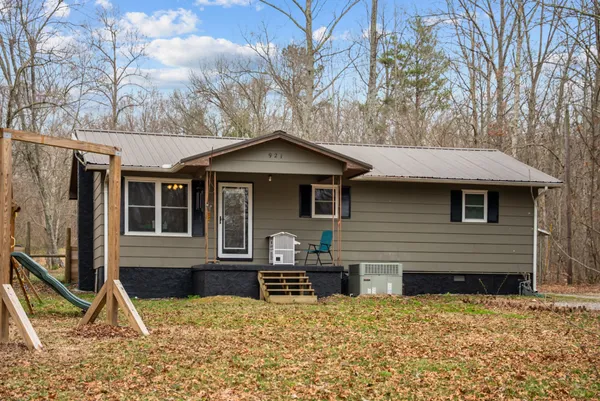 $225,000 | 921 Fred Young Road, Jamestown, TN 38556