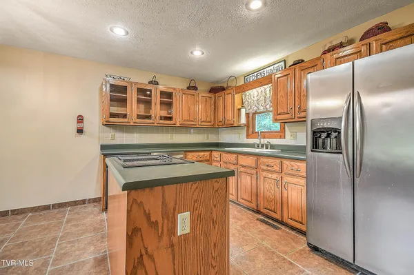 $705,000 | 122 Chase Drive, Roan Mountain, TN 37687