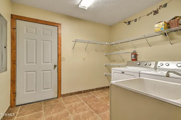 $705,000 | 122 Chase Drive, Roan Mountain, TN 37687