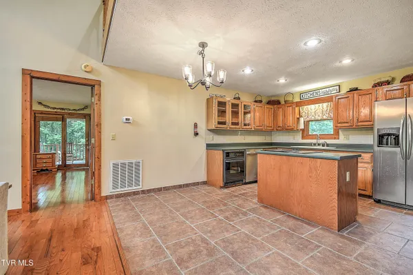 $705,000 | 122 Chase Drive, Roan Mountain, TN 37687