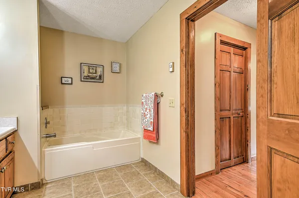 $705,000 | 122 Chase Drive, Roan Mountain, TN 37687