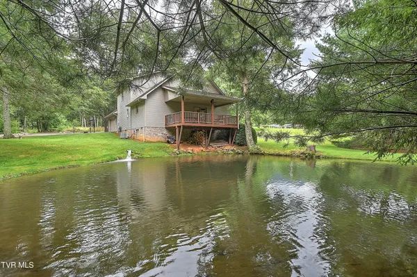 $705,000 | 122 Chase Drive, Roan Mountain, TN 37687