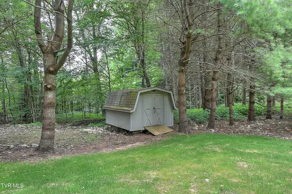 $705,000 | 122 Chase Drive, Roan Mountain, TN 37687