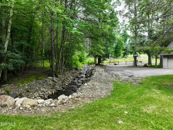 $705,000 | 122 Chase Drive, Roan Mountain, TN 37687