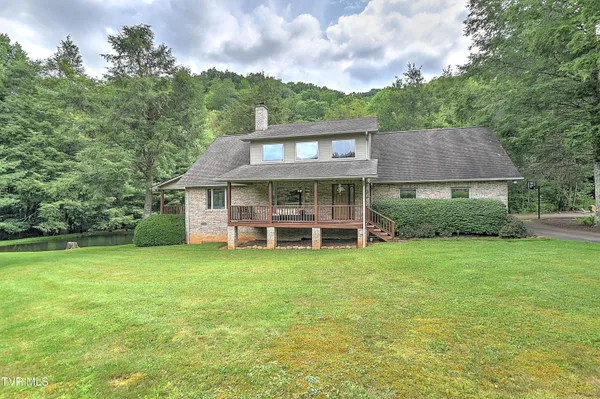 $705,000 | 122 Chase Drive, Roan Mountain, TN 37687