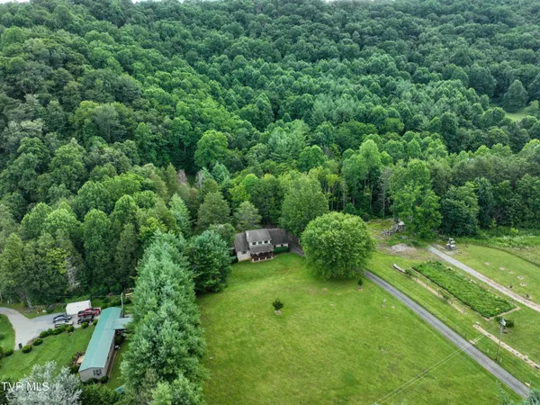 $705,000 | 122 Chase Drive, Roan Mountain, TN 37687