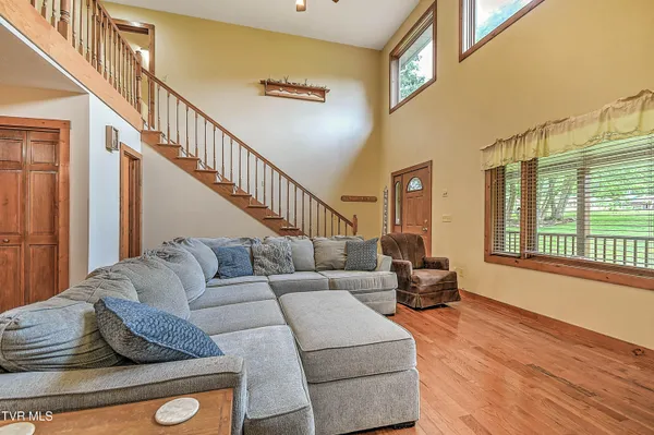 $705,000 | 122 Chase Drive, Roan Mountain, TN 37687