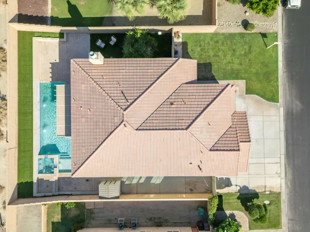 a view of a back yard of the house