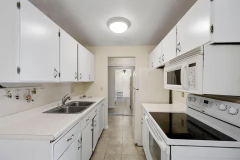 $115,000 | 329 Geneva Avenue North, Unit 411, Oakdale, MN 55128