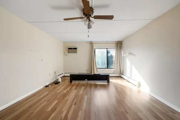 $115,000 | 329 Geneva Avenue North, Unit 411, Oakdale, MN 55128