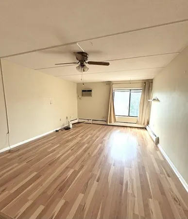 $115,000 | 329 Geneva Avenue North, Unit 411, Oakdale, MN 55128