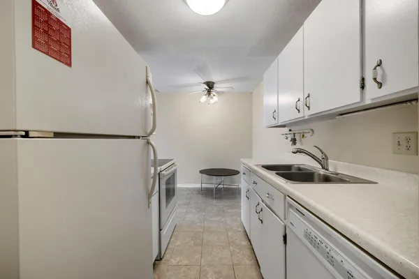 $115,000 | 329 Geneva Avenue North, Unit 411, Oakdale, MN 55128