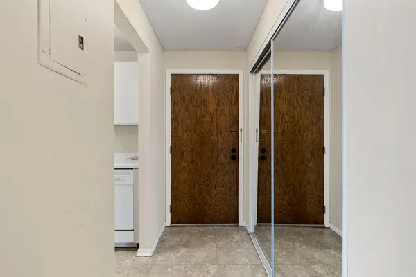 $115,000 | 329 Geneva Avenue North, Unit 411, Oakdale, MN 55128