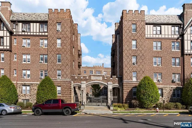 a car parked in front of a building
