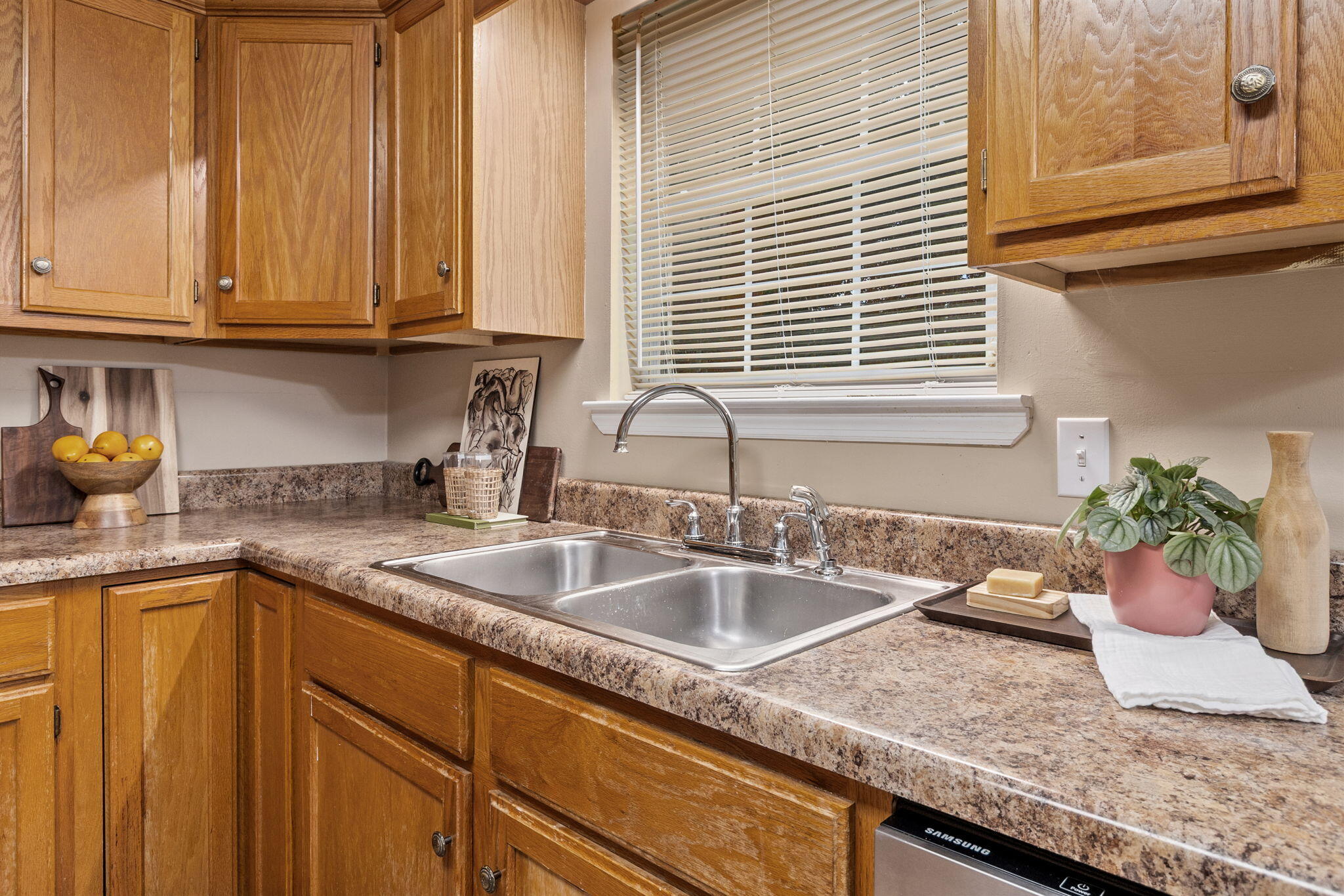 1704 North Concord Road Chattanooga, TN 37421 - Photo 15 of 39 Kitchen