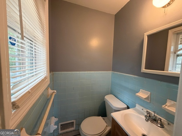 1364 Stoneham Court Atlanta, GA 30349 - Photo 8 of 15