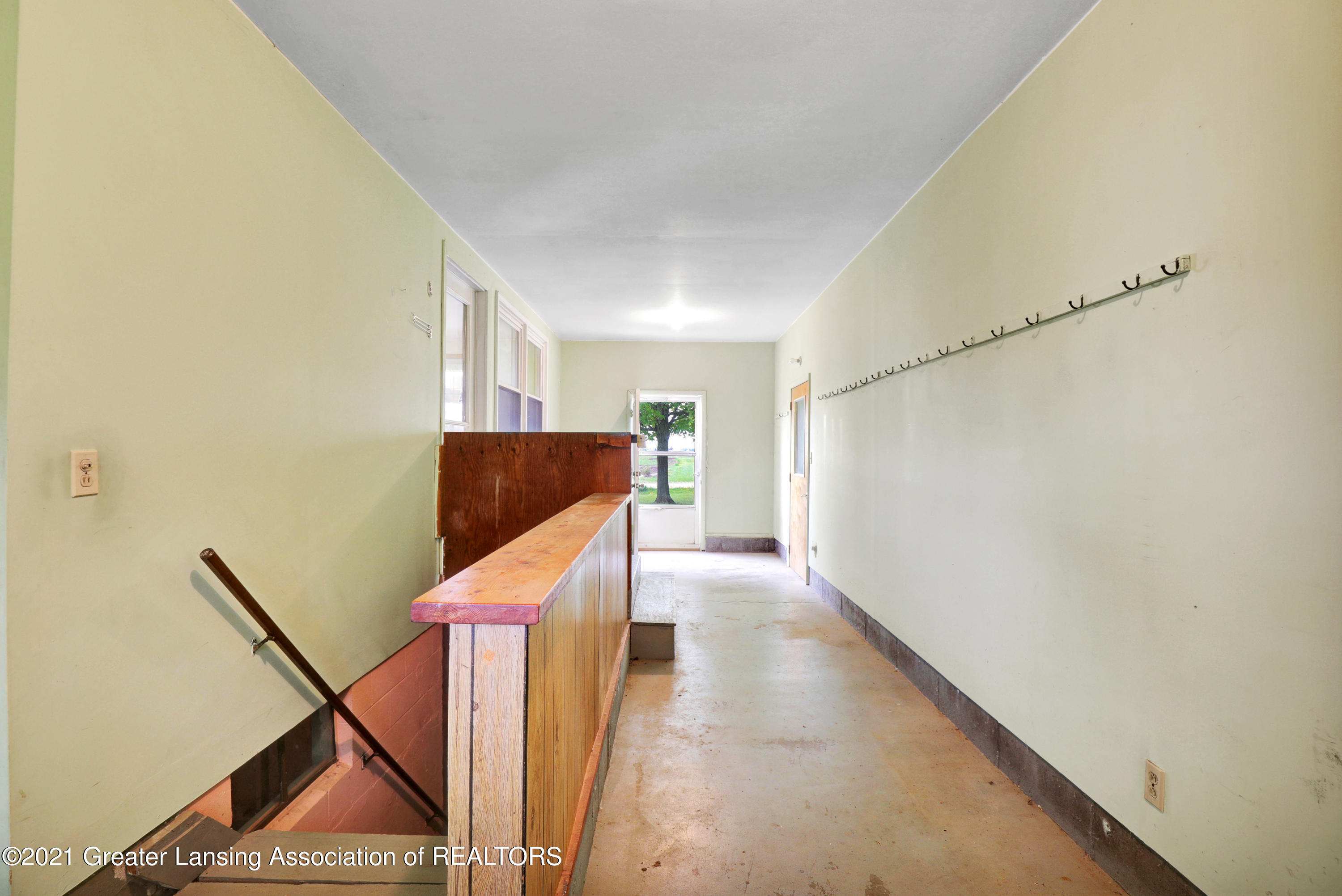 7600 West Centerline Road St. Johns, MI 48879 - Photo 6 of 28 7600 BREEZEWAY 2