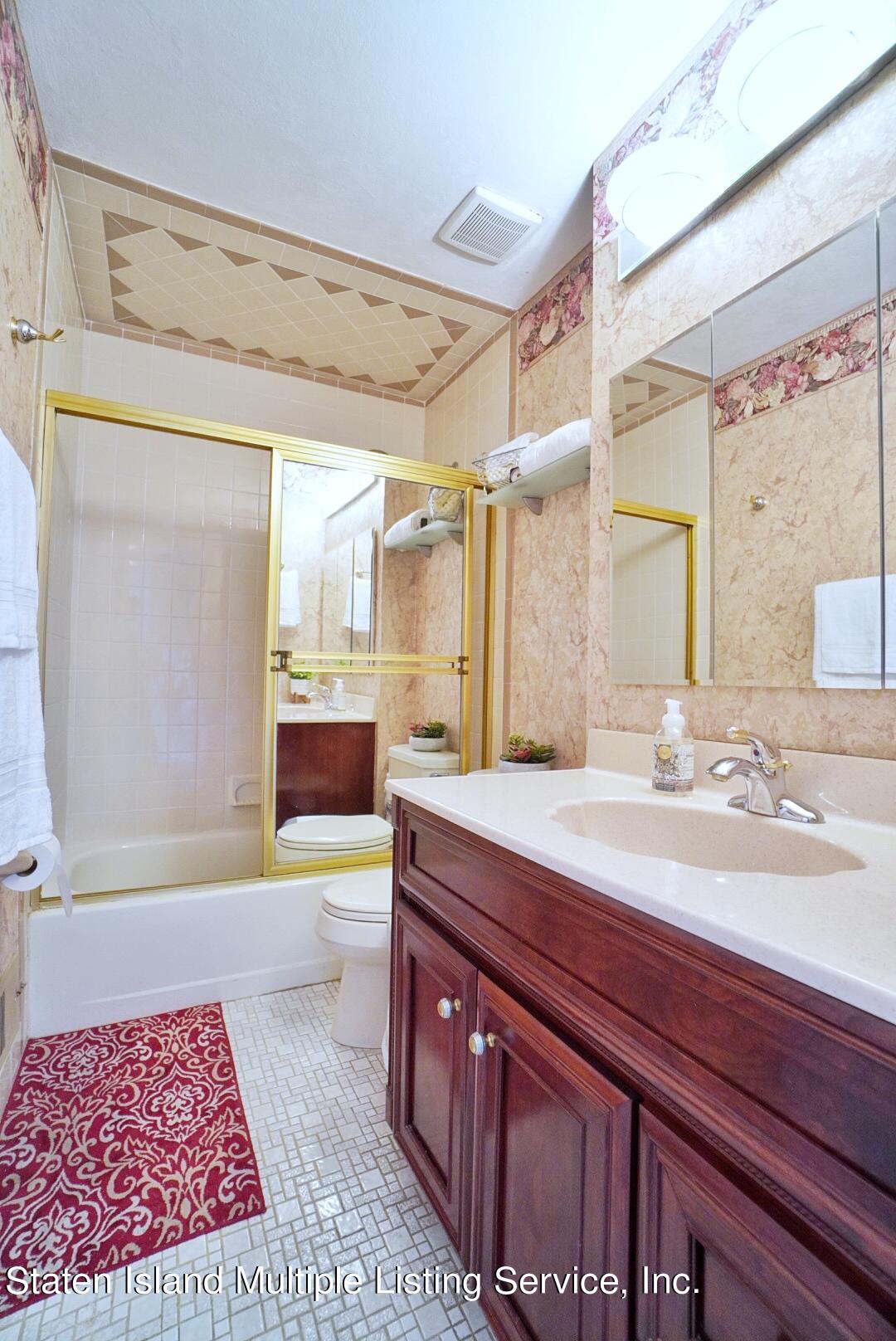 58 Cypress Loop Staten Island, NY 10309 - Photo 19 of 26 (19) FULL BATH