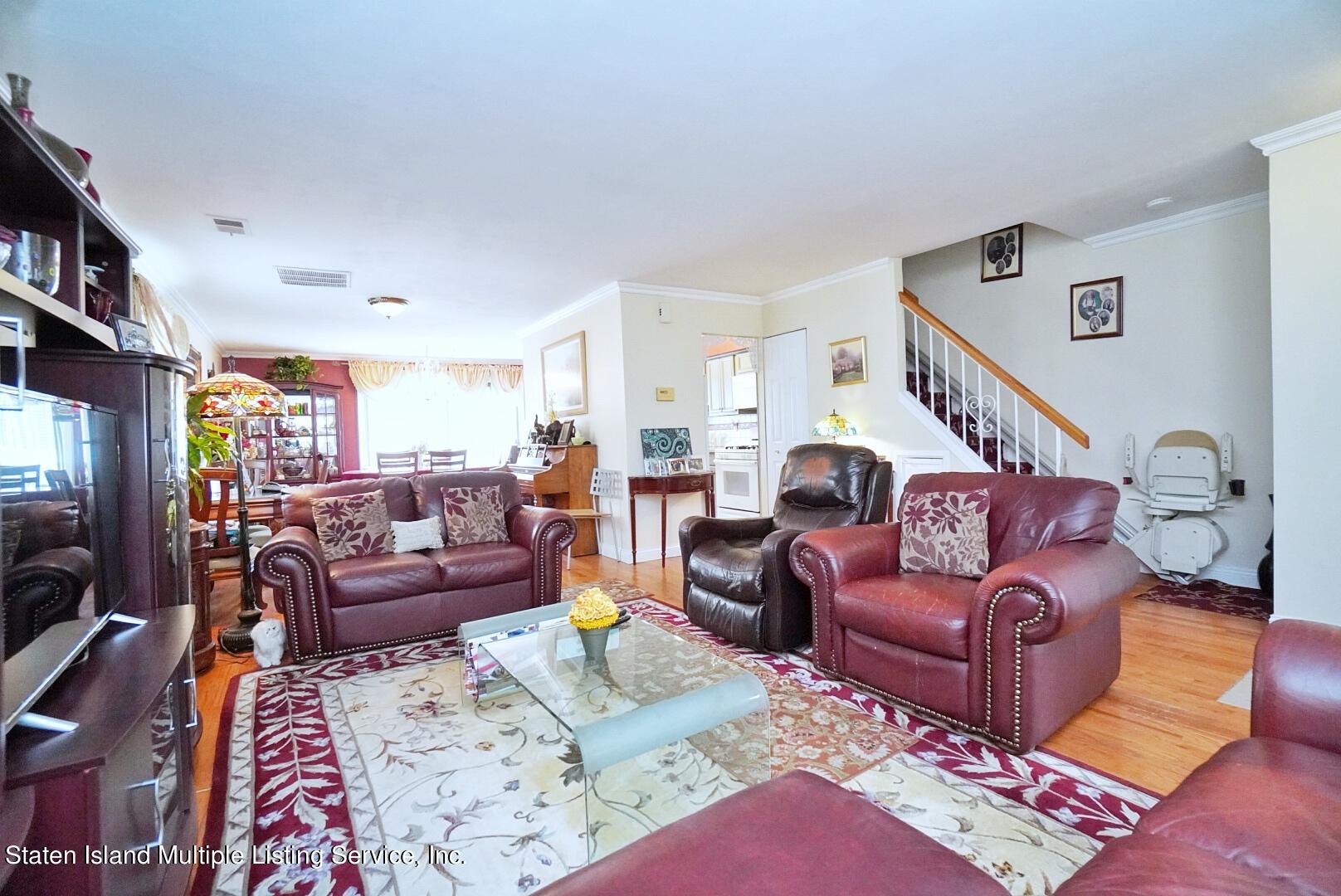 58 Cypress Loop Staten Island, NY 10309 - Photo 4 of 26 (4) LIVING ROOM