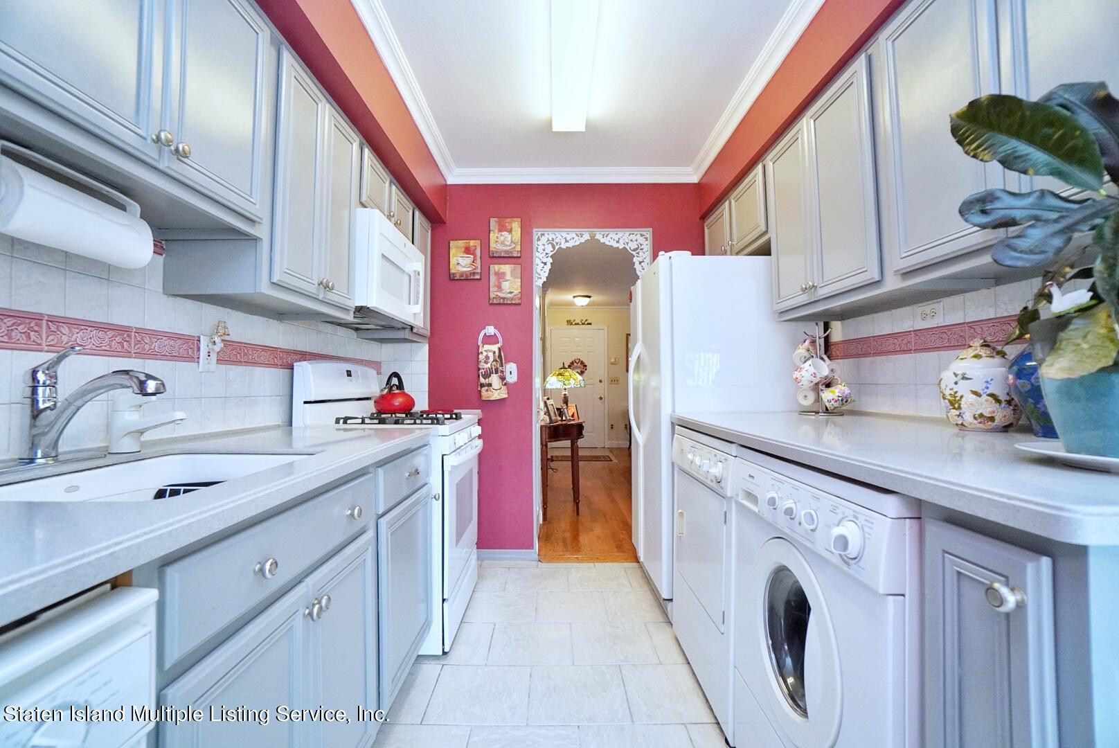 58 Cypress Loop Staten Island, NY 10309 - Photo 9 of 26 (9) KITCHEN