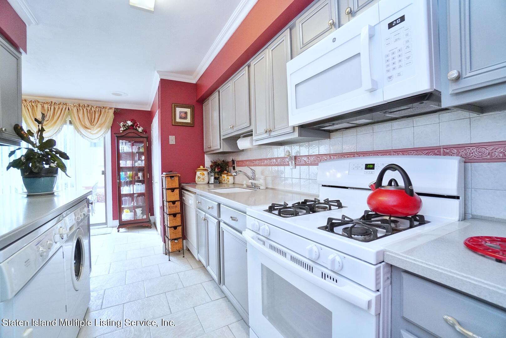 58 Cypress Loop Staten Island, NY 10309 - Photo 10 of 26 (10) KITCHEN
