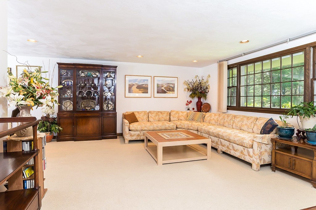 39 Kennedy Road Sharon, MA 02067 - Photo 4 of 26 Gallery Image 4