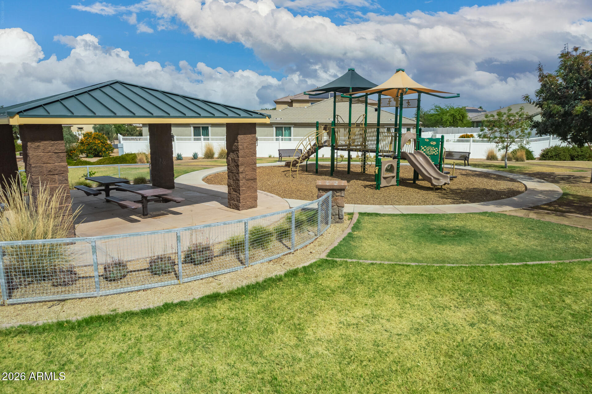 2430 East Alta Vista Road Phoenix, AZ 85042 - Photo 29 of 35 tot park