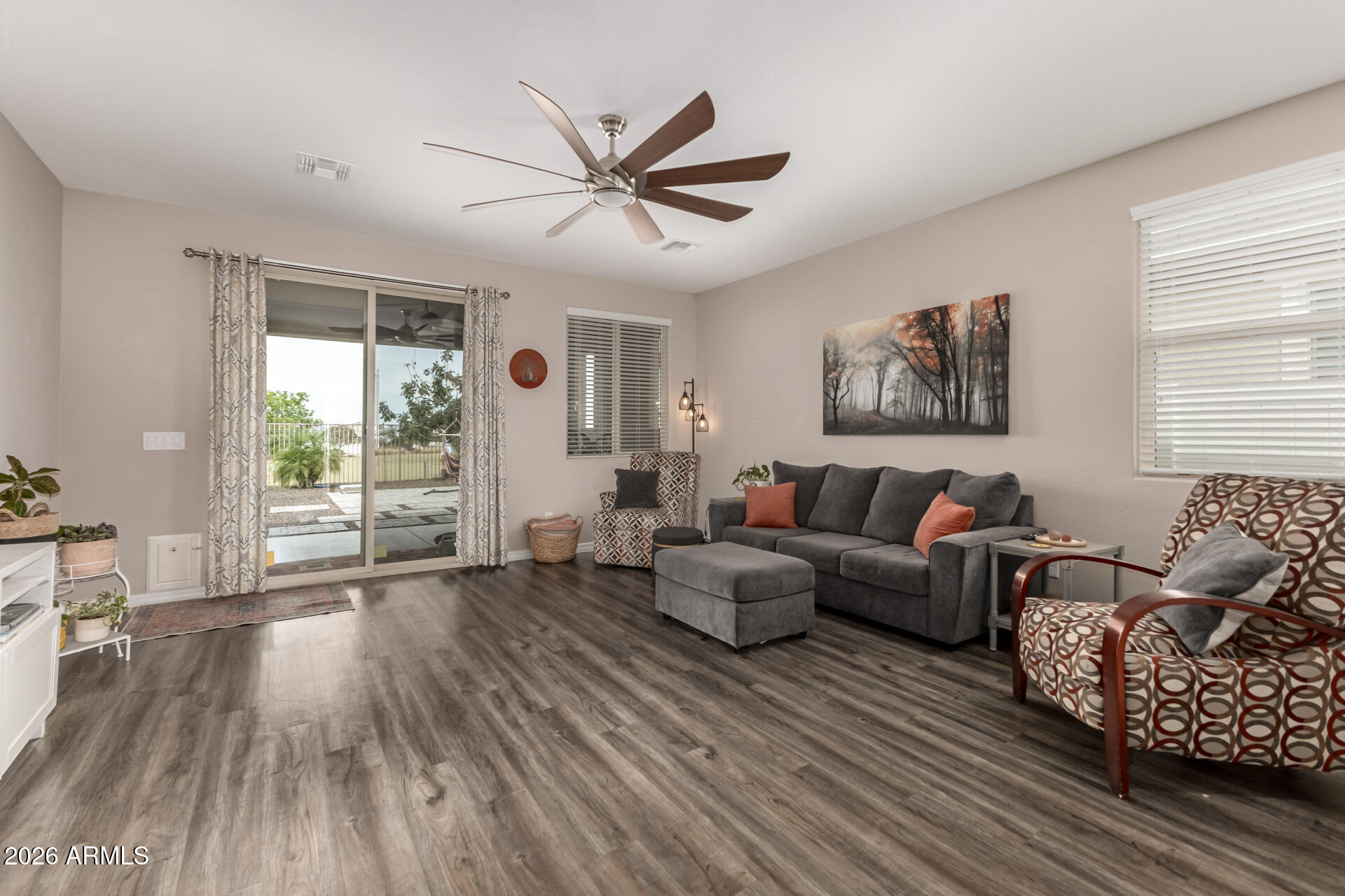 2430 East Alta Vista Road Phoenix, AZ 85042 - Photo 7 of 35 large great room