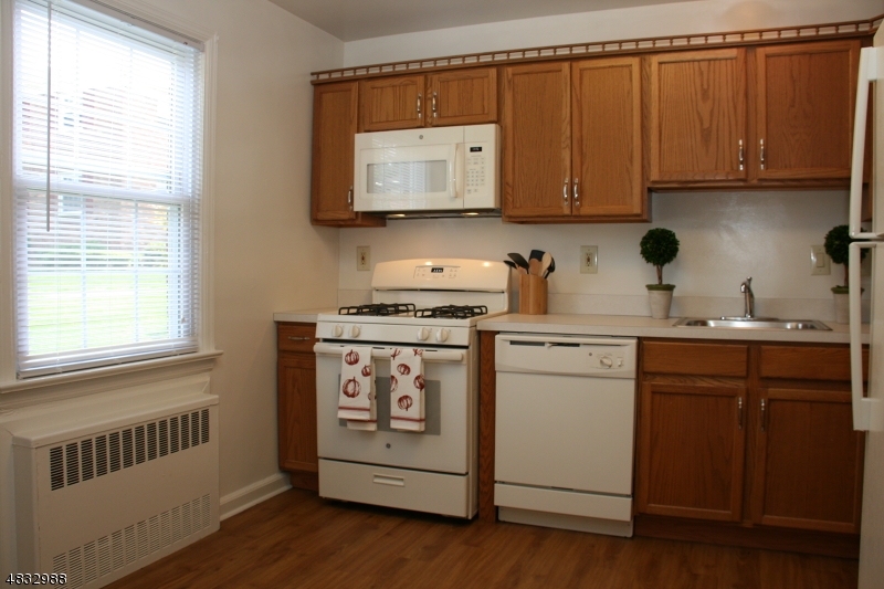 26 Locust Drive, Unit 47 Summit, NJ 07901 - Photo 3 of 11