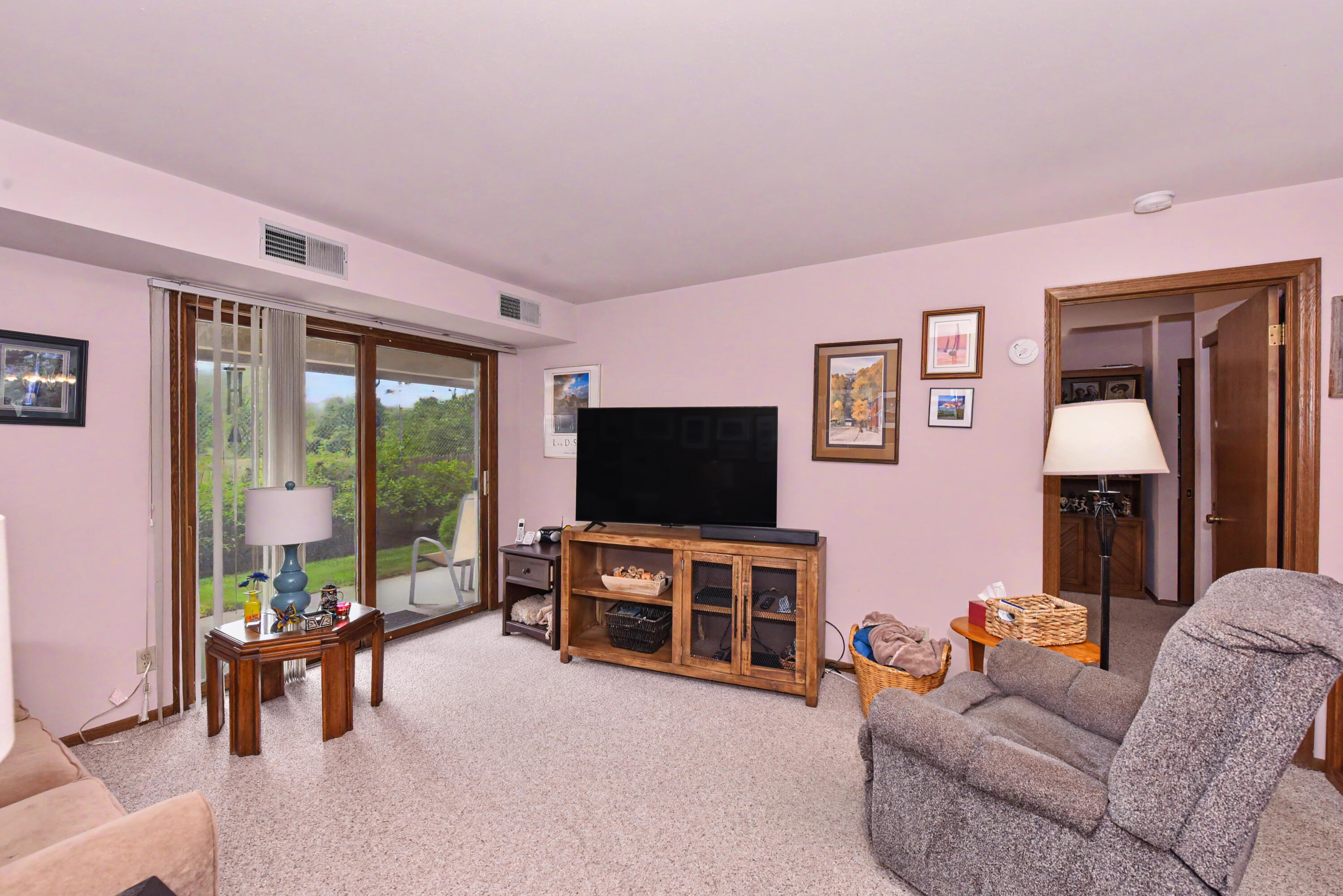 2101 Good Hope Road, Unit 111 Glendale, WI 53209 - Photo 5 of 29 DSC_9034