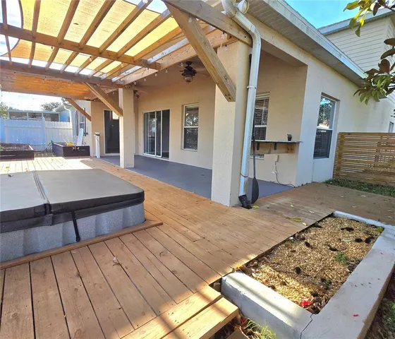 $489,900 | 1408 Kellogg Drive, Tavares, FL 32778