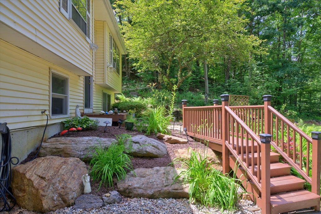 50 Monson Road Wales, MA 01081 - Photo 4 of 34