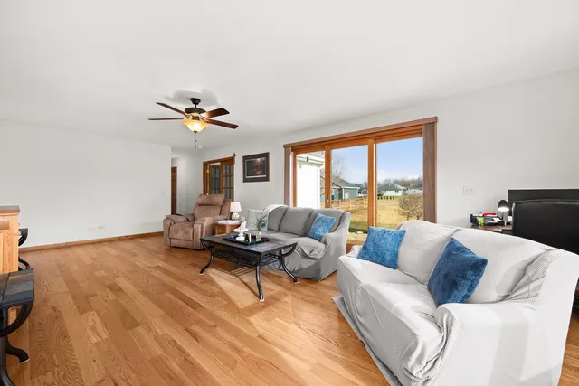 $380,000 | 1012 Joshua Lane, Genoa, IL 60135