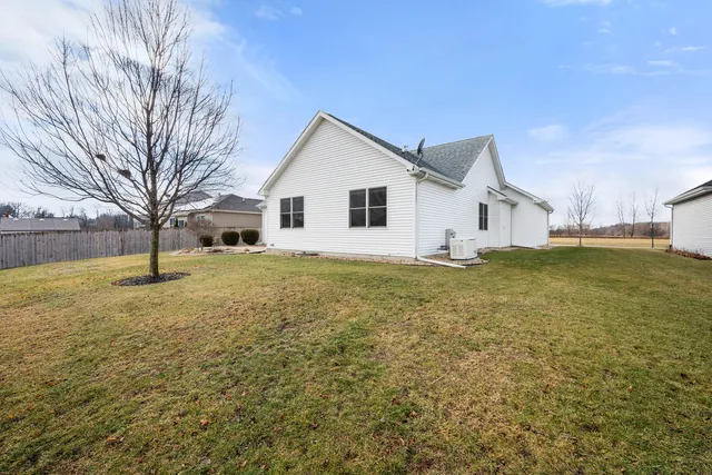 $380,000 | 1012 Joshua Lane, Genoa, IL 60135