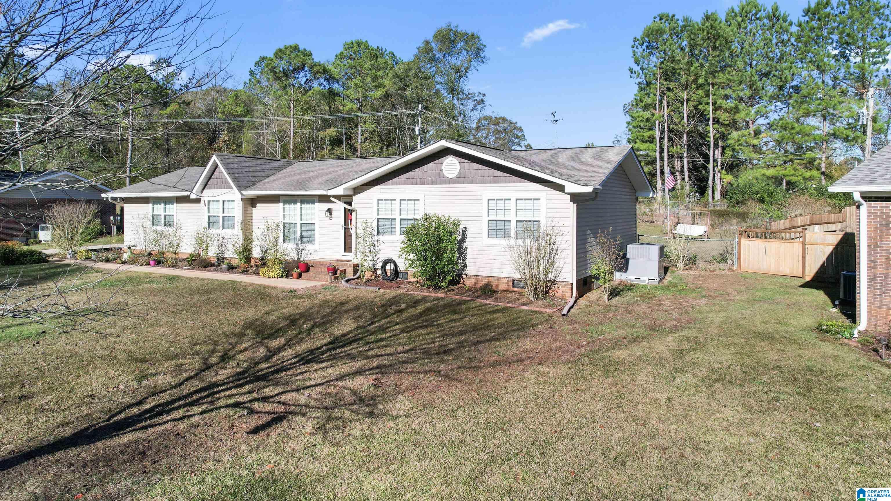 1847 Pleasant Ridge Drive Sylacauga, AL 35150 - Photo 3 of 36 Gallery Image 3