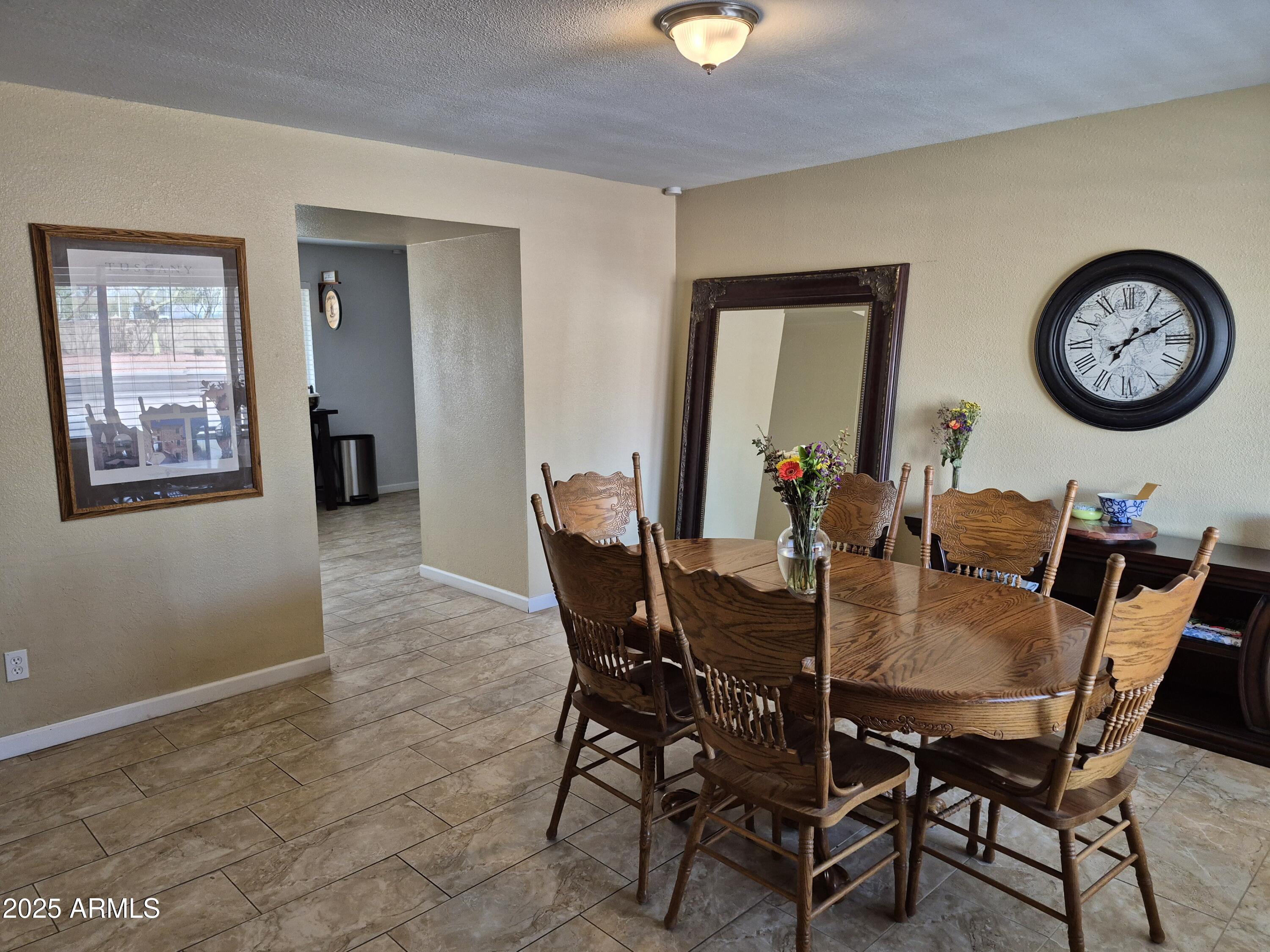 4231 East Roeser Road Phoenix, AZ 85040 - Photo 8 of 24 20250228_130323