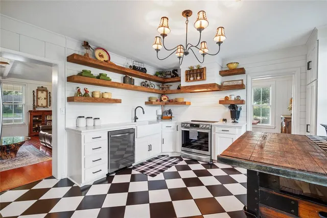 $425,000 | 415 North Avenue I, Clifton, TX 76634