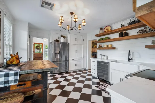 $425,000 | 415 North Avenue I, Clifton, TX 76634