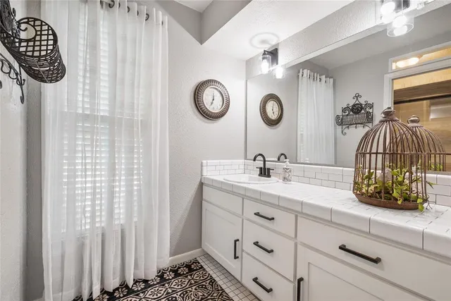 $425,000 | 415 North Avenue I, Clifton, TX 76634