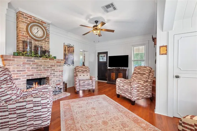 $425,000 | 415 North Avenue I, Clifton, TX 76634