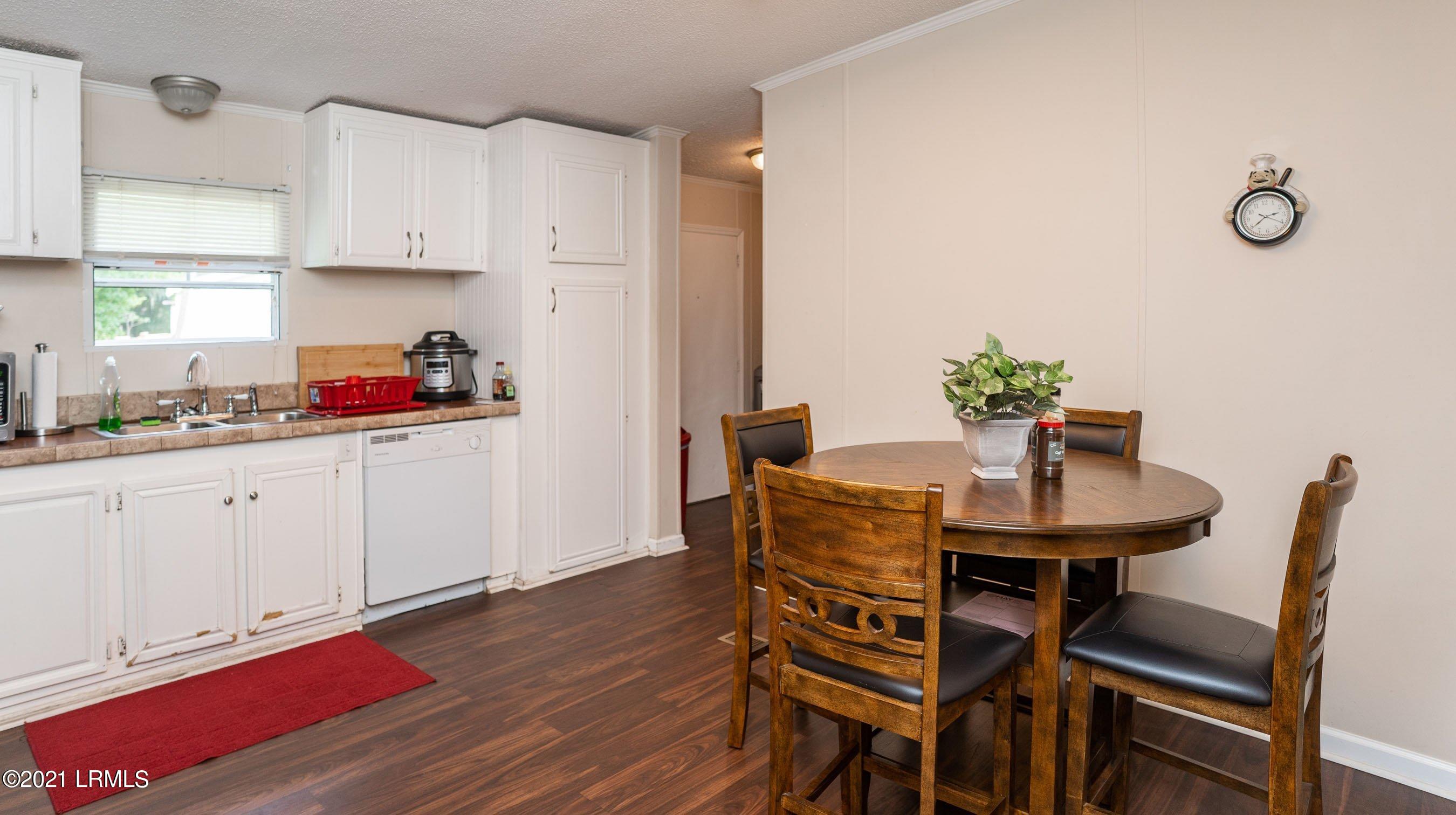 141 Falls Road Beaufort, SC 29906 - Photo 11 of 25 DSC02836-1.jpg-SMALL