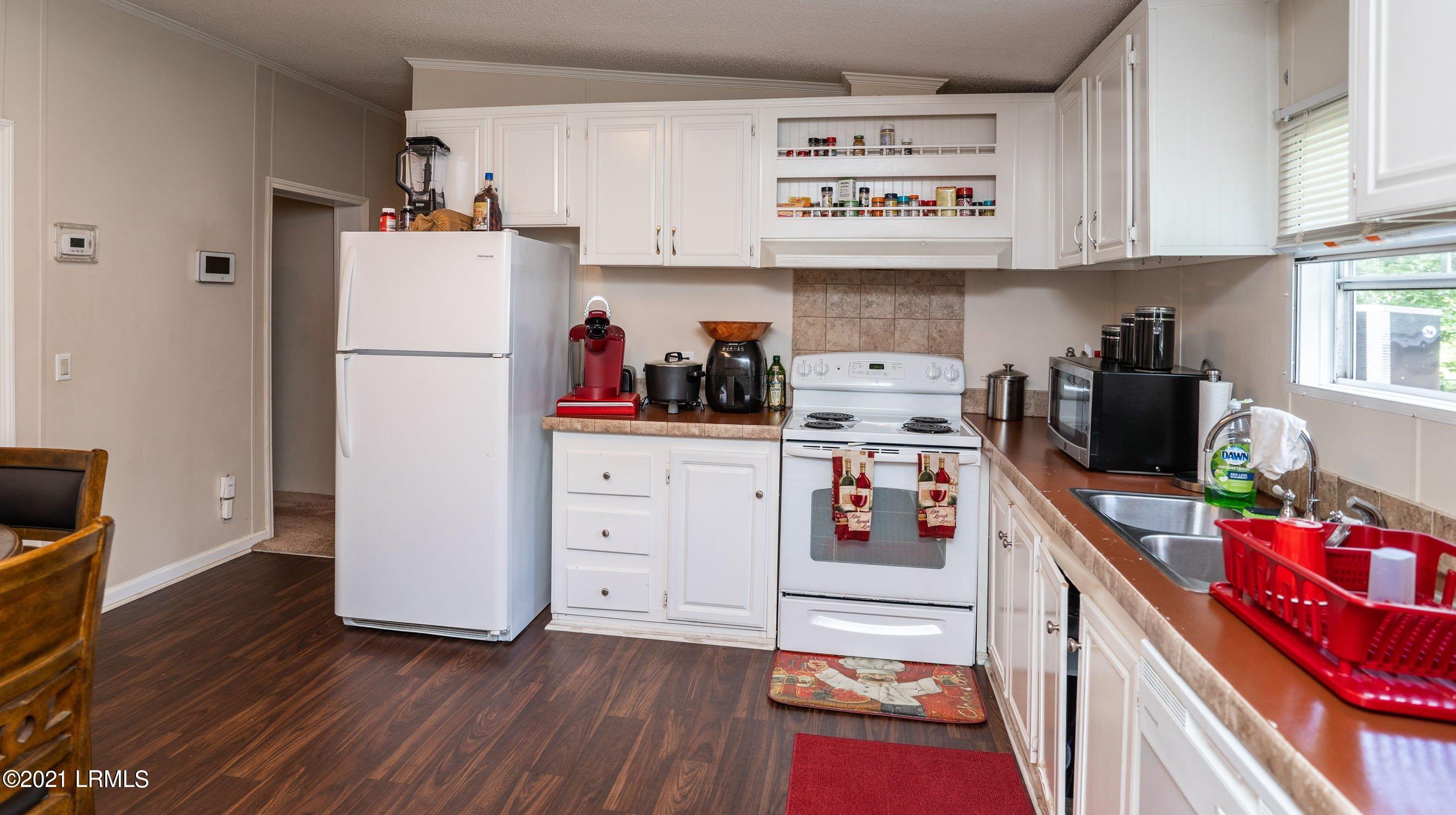 141 Falls Road Beaufort, SC 29906 - Photo 12 of 25 DSC02837-1.jpg-SMALL