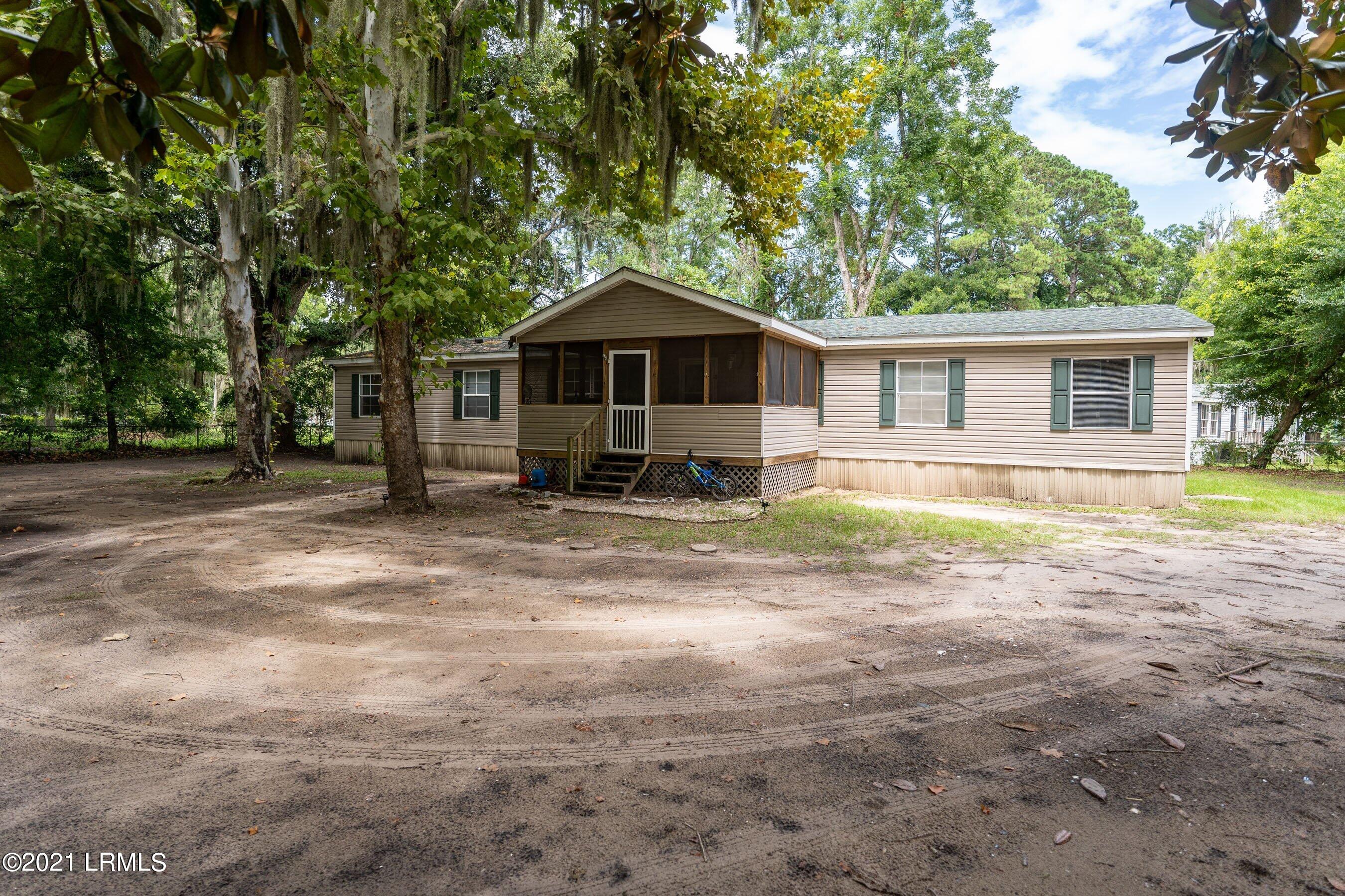 141 Falls Road Beaufort, SC 29906 - Photo 2 of 25 DSC02825-1.jpg-SMALL