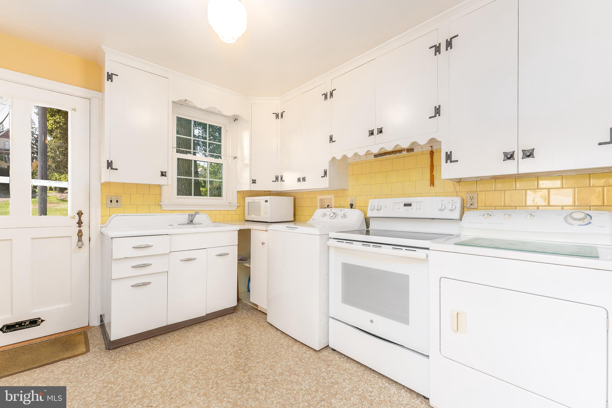 121 North Cedar Street Spring City, PA 19475 - Photo 14 of 36 Kitchen