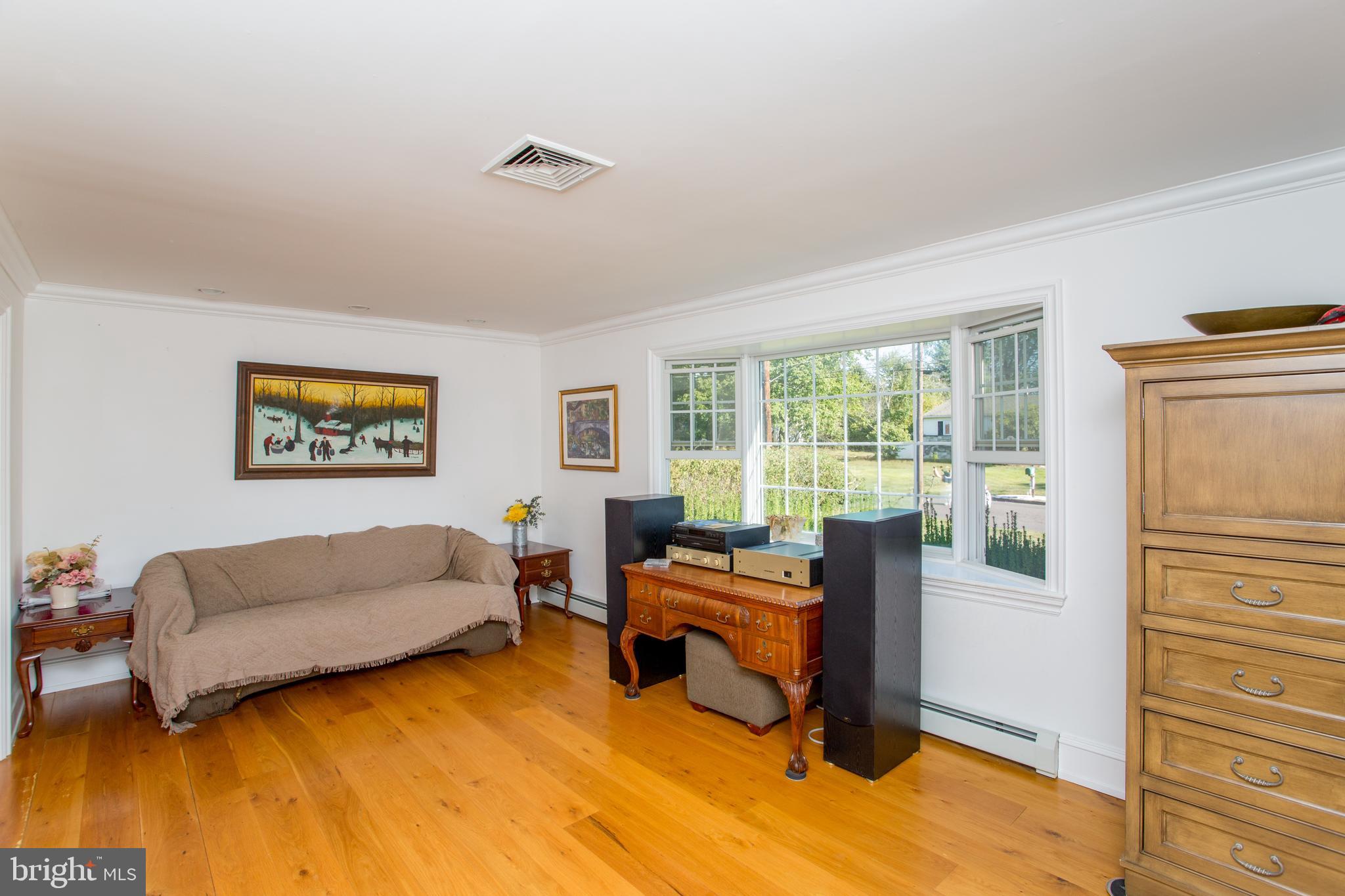 143 Cardinal Road Chalfont, PA 18914 - Photo 4 of 53 Gallery Image 4