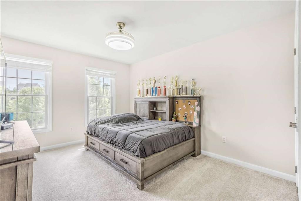 7010 Pin Oak Court McKees Rocks, PA 15136 - Photo 14 of 25