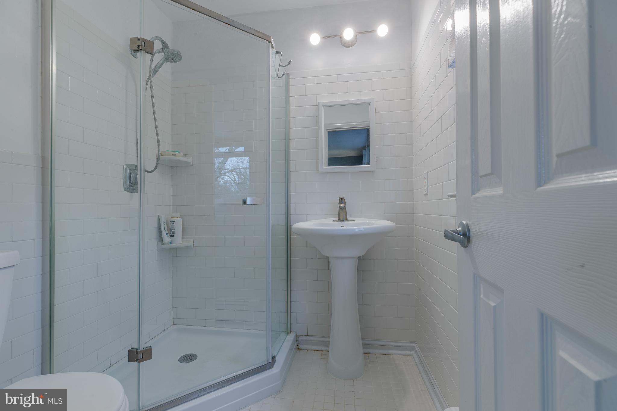 313 Baker Road Ambler, PA 19002 - Photo 16 of 21 Primary Bath